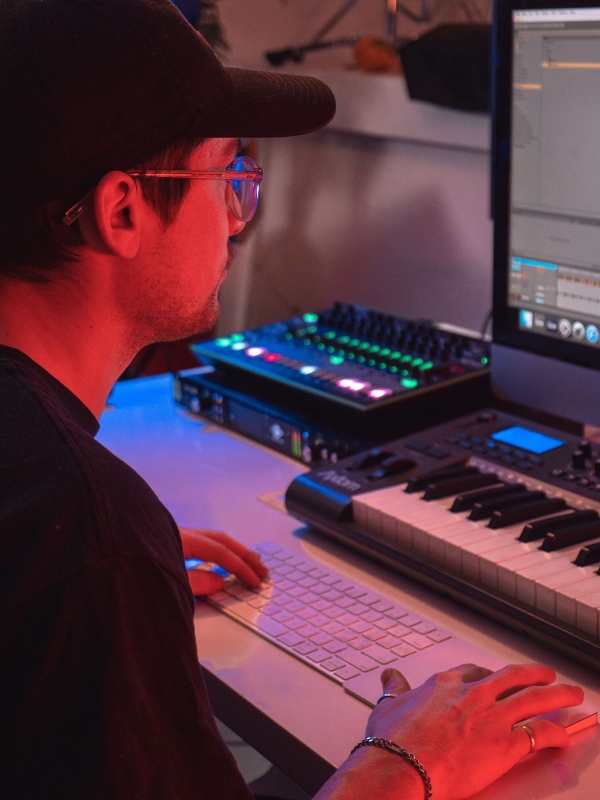 Moses Belanger & Thaïs Sala, Joel Corry and Kaskade